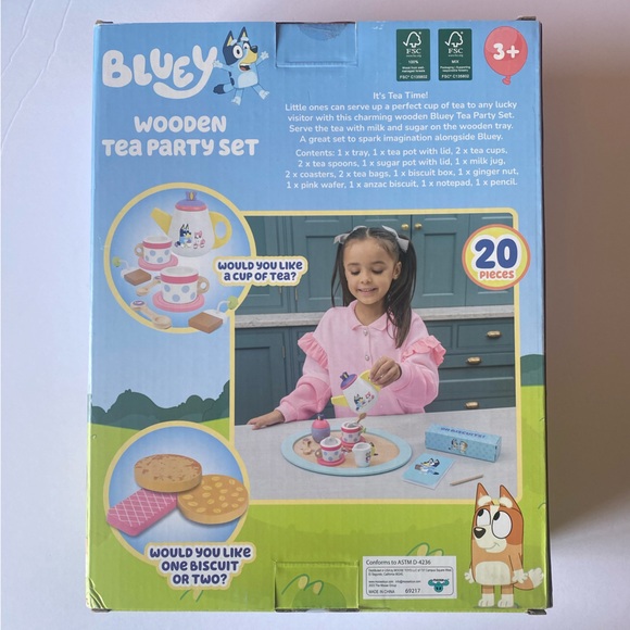 Bluey Wooden Tea Party Set,‎ 20 pieces - Picture 2 of 3